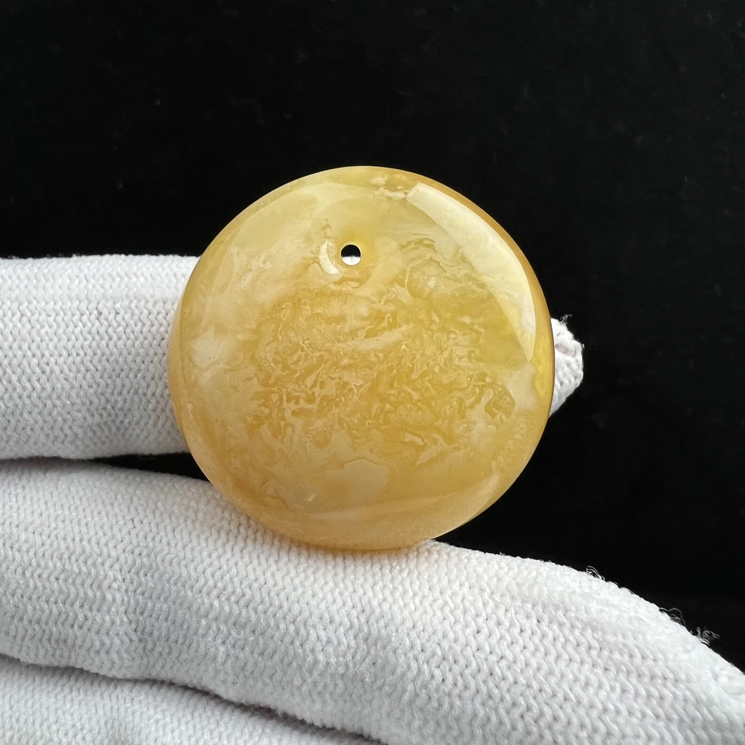 Y3332 天然蜜蜡 公主平安扣33*12.8mm原矿保真
