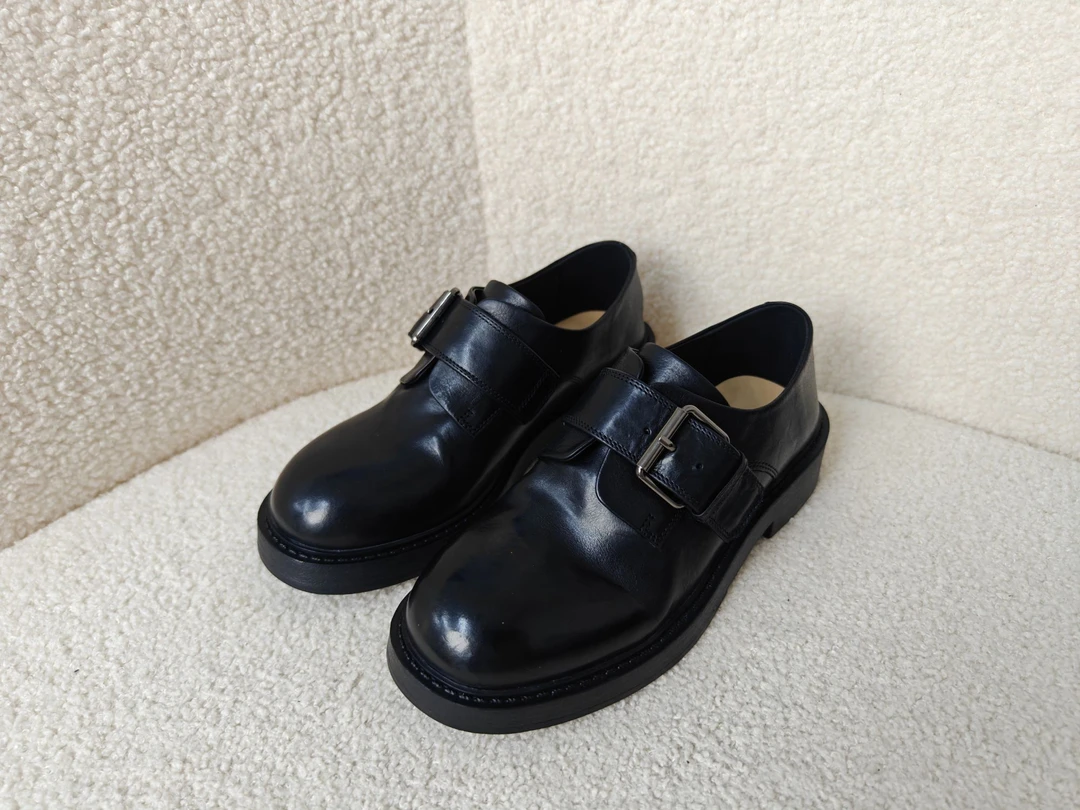 老王甄选 2025春季新款 英伦极简女士圆头乐福鞋圆头