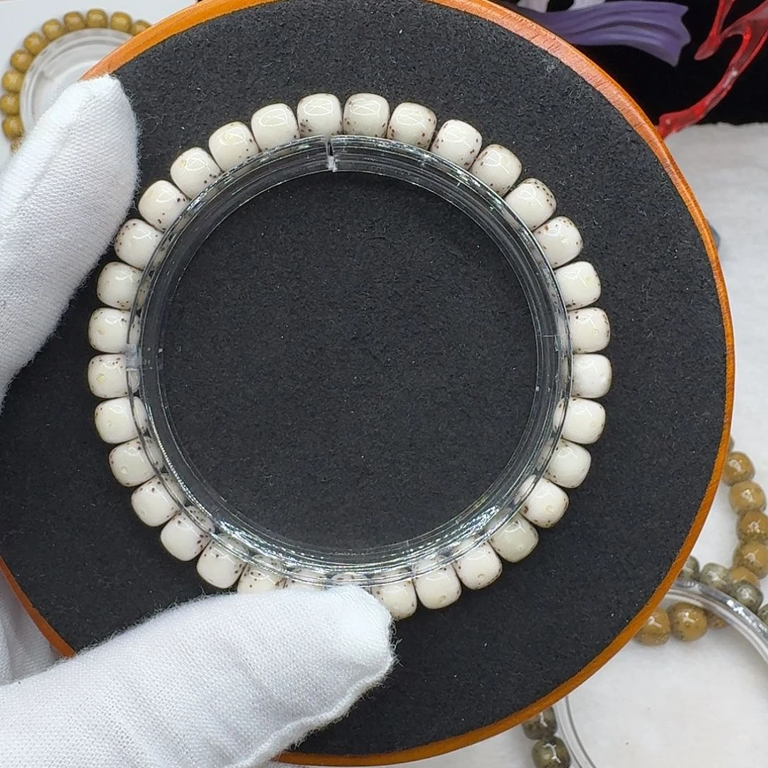 手串星月菩提古瓷白卡7正月留白