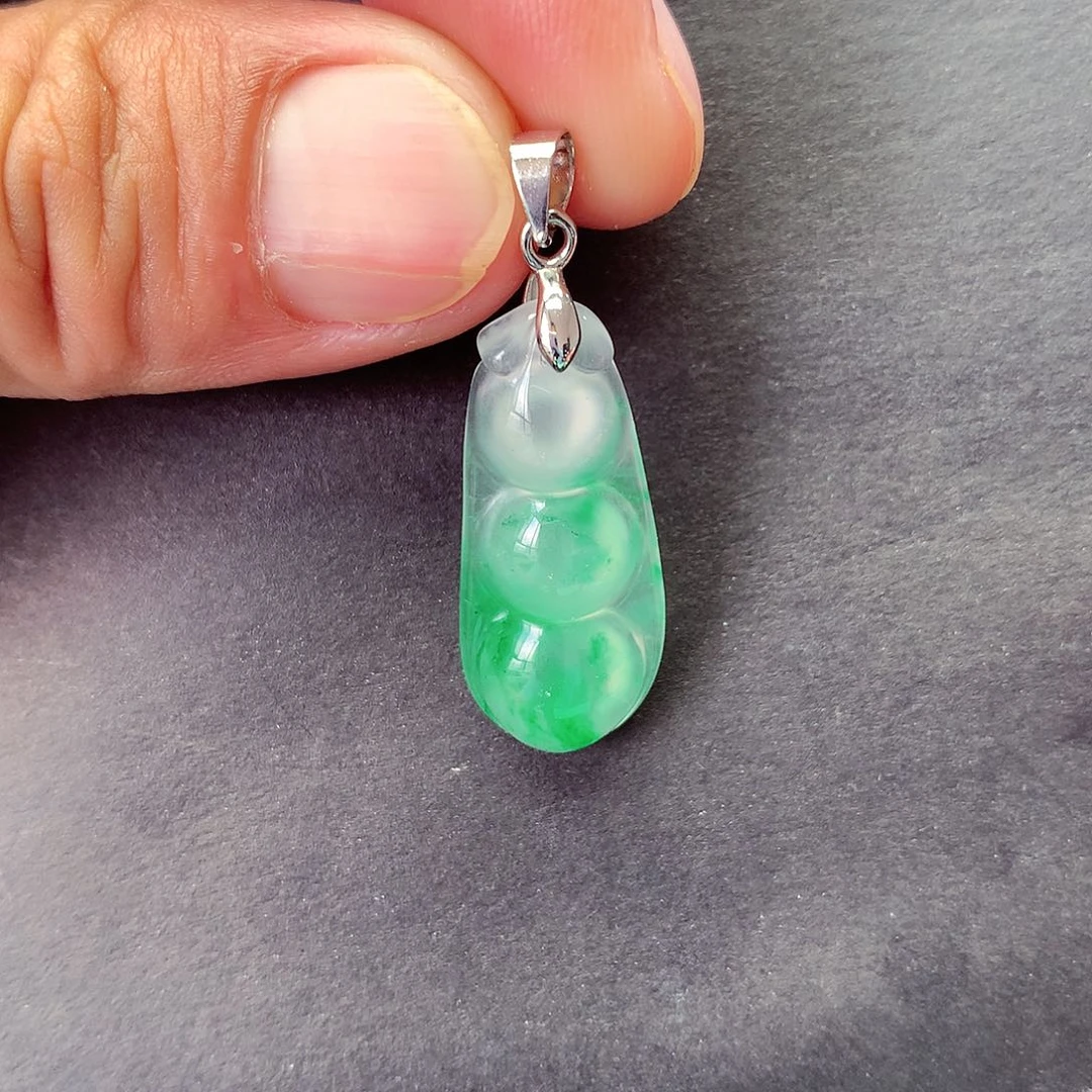 石英质玉未镶嵌颈饰