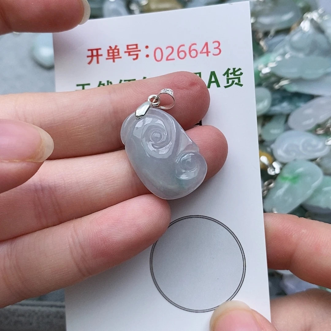 翡翠未镶嵌颈饰1111