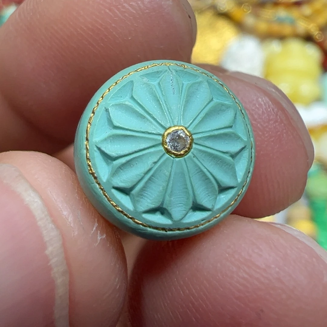 绿松石未镶嵌颈饰