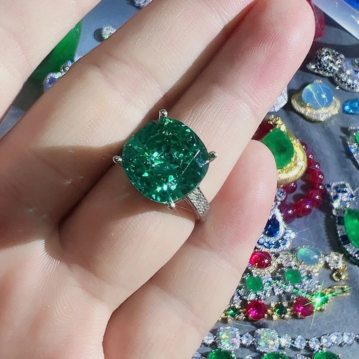 非金属红色满钻镶嵌大宝贝