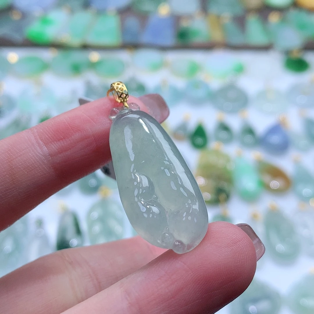 翡翠颈饰未镶嵌翡翠