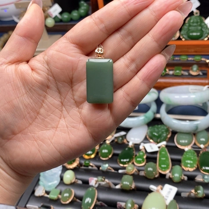 和田玉颈饰18K金镶嵌