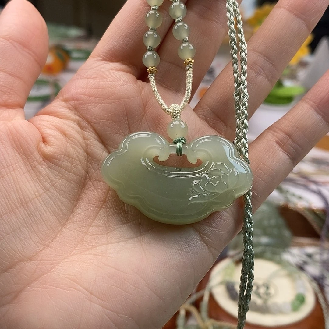 和田玉吊坠(不含链)未镶嵌呀****啊