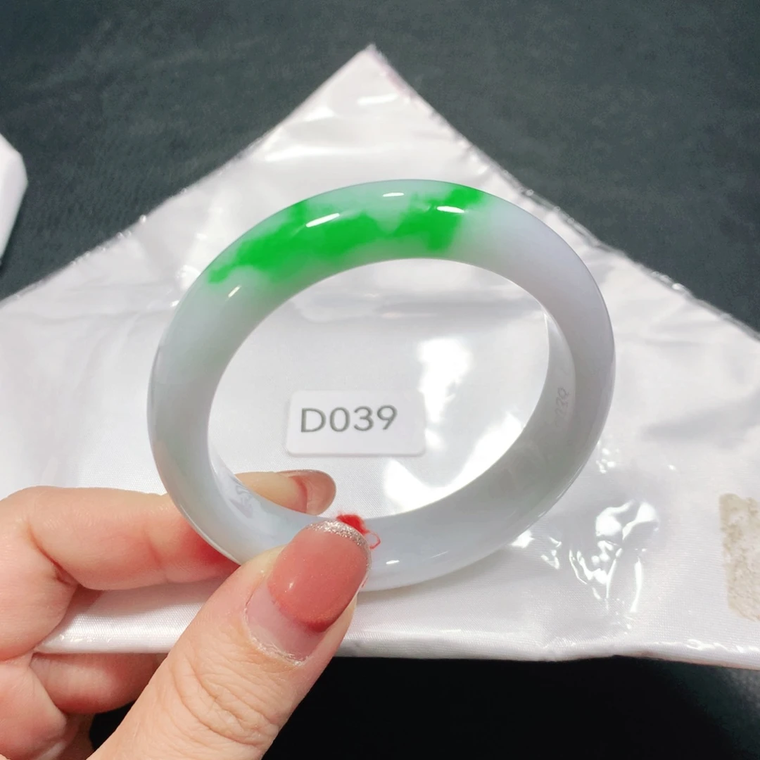 翡翠未镶嵌手镯03