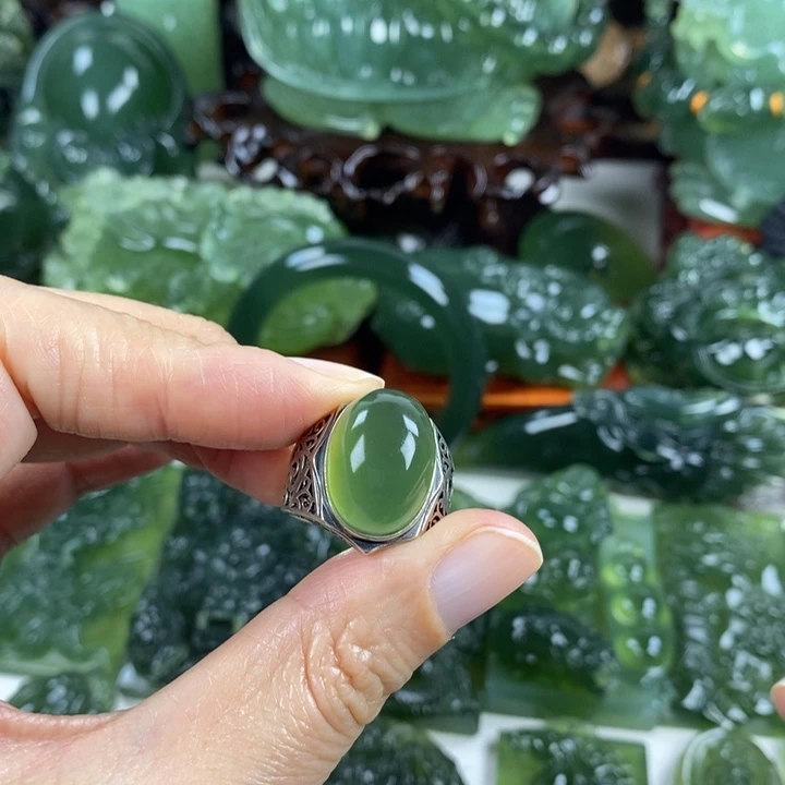 飞***飞岫玉未镶嵌挂件挂件