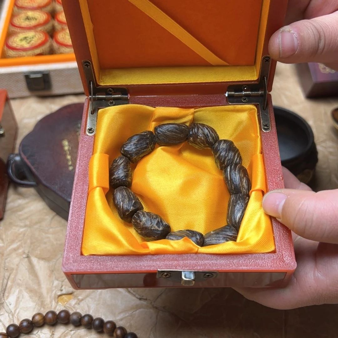 大叶紫檀（黑酸枝木类）