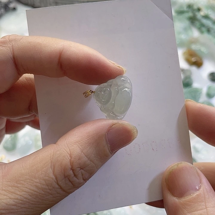 翡翠未镶嵌颈饰小佛公