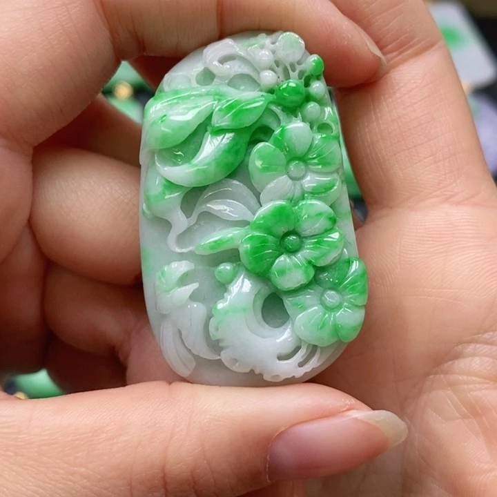 翡翠颈饰未镶嵌吊坠