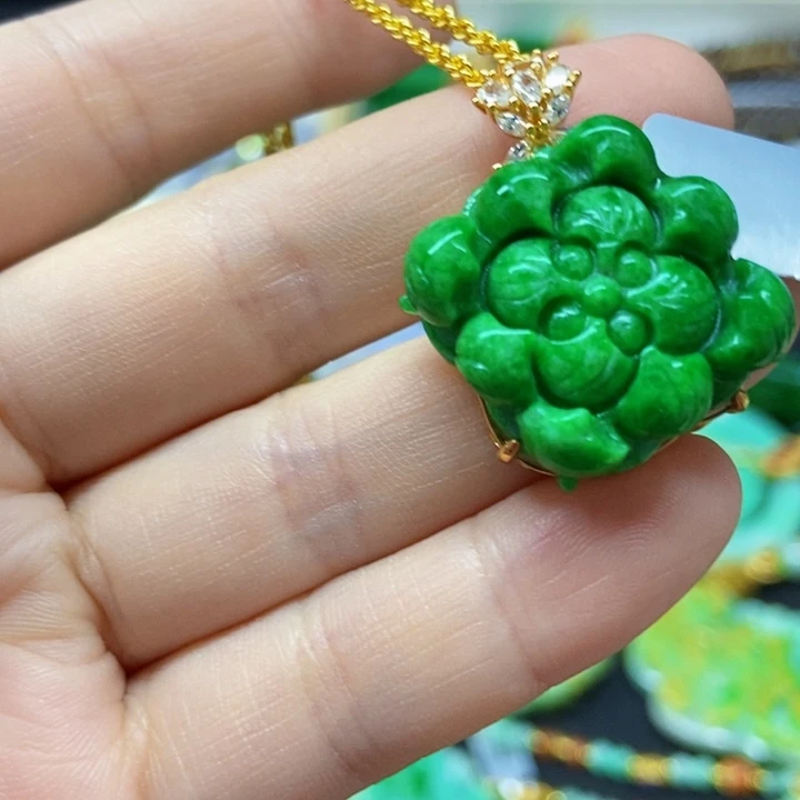 翡翠未镶嵌颈饰吊坠