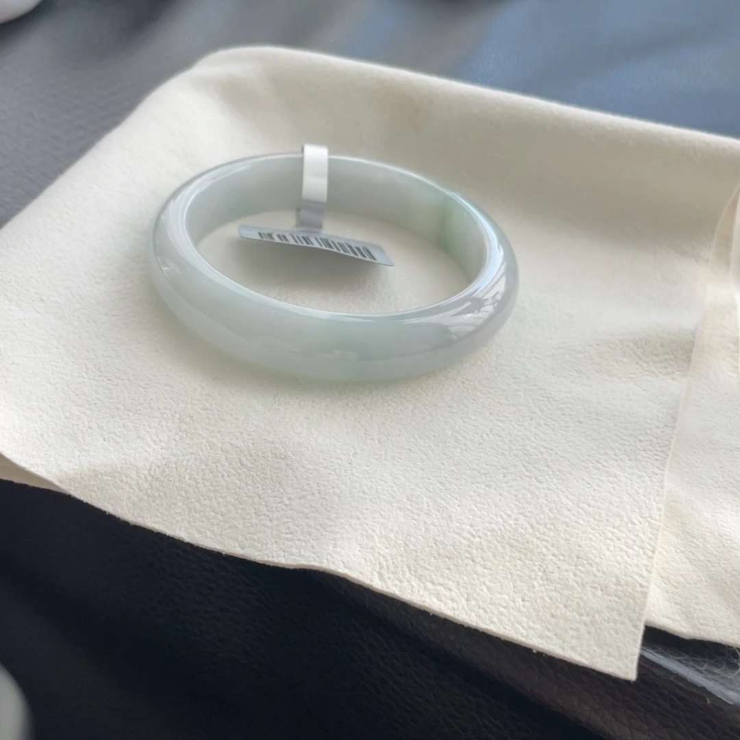 Y***翡翠未镶嵌手镯纹裂56.5