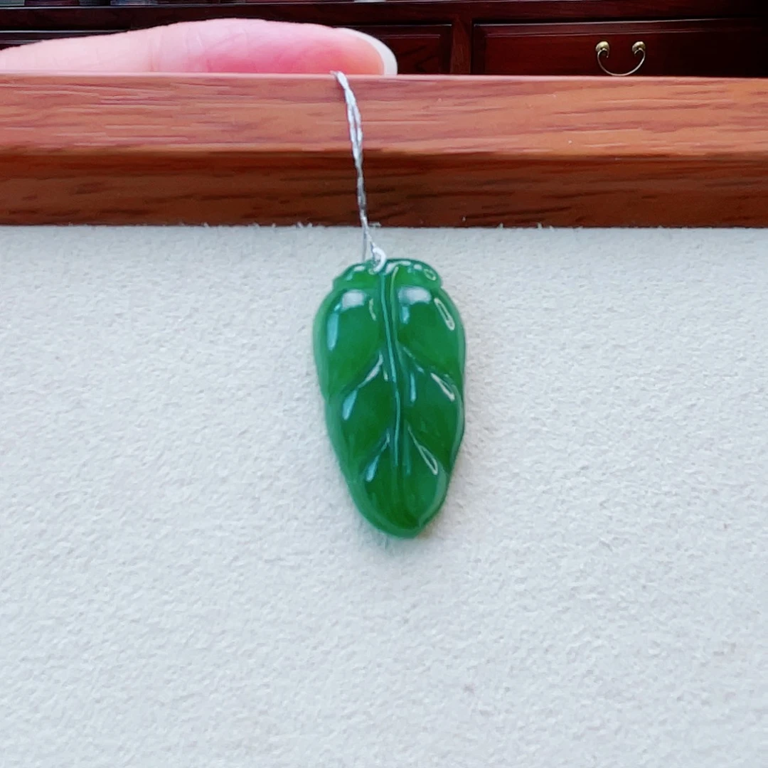 和田玉（碧玉）未镶嵌颈饰树叶