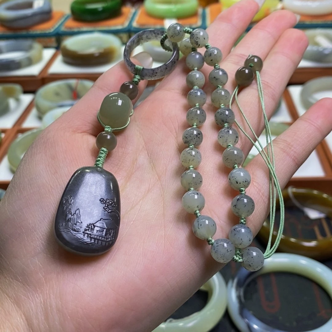 和田玉手镯未镶嵌籽青花车挂