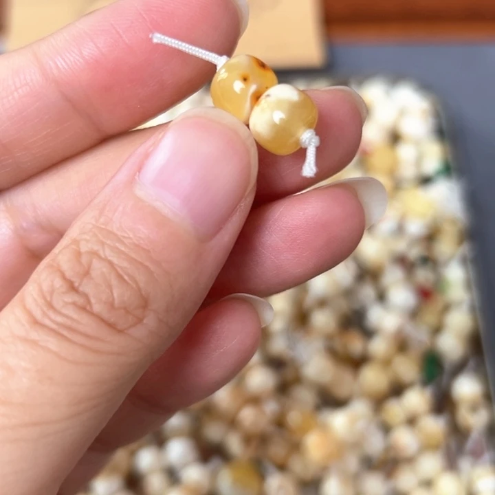 裸石蜜蜡未镶嵌8.1mm一对