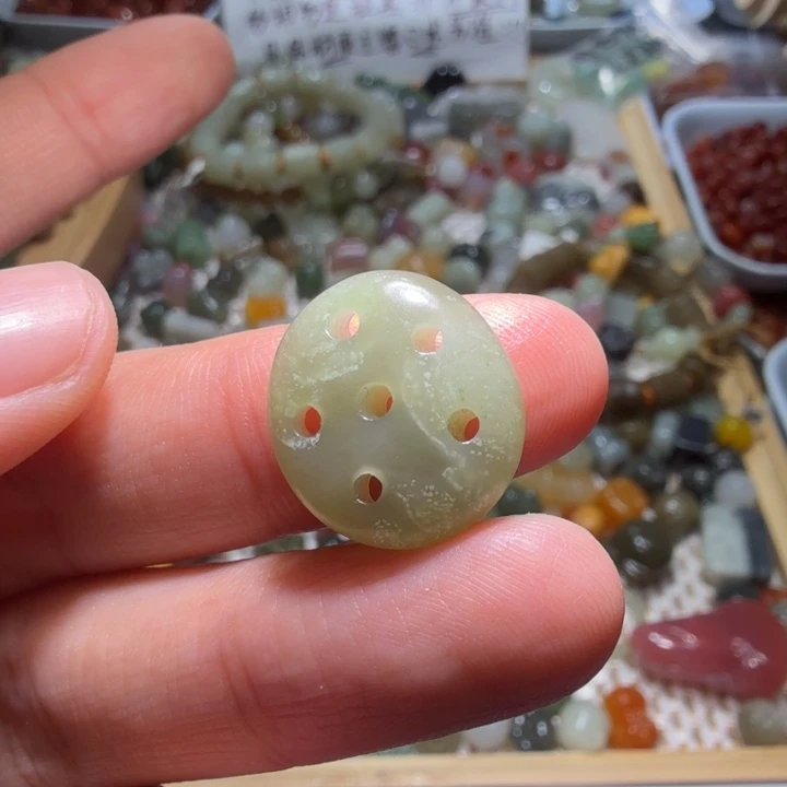 和田玉未镶嵌珠宝半成品