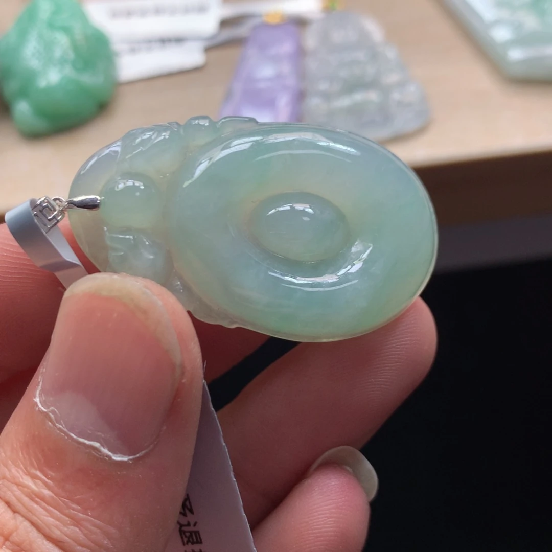 颈饰未镶嵌翡翠吊坠