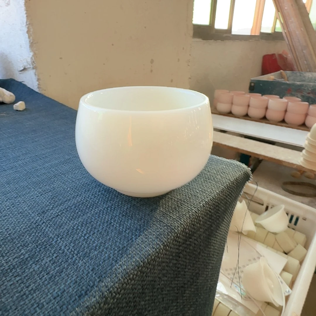 璞玉纯白大号罗汉杯容量约150毫升