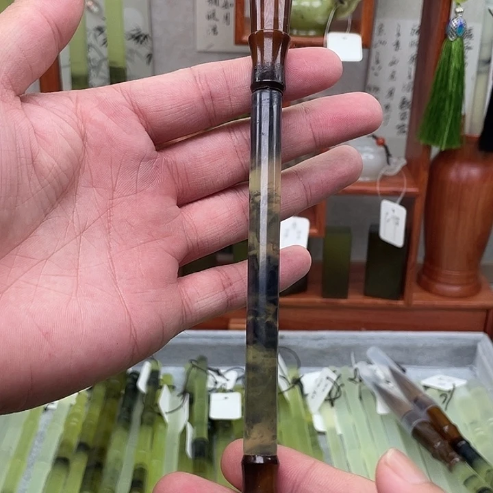 蛇纹石玉未镶嵌四大名玉毛笔