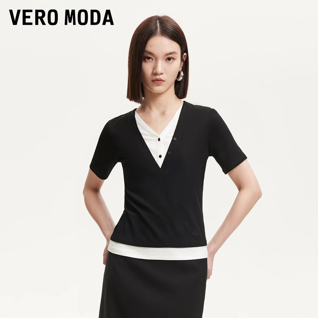 Vero ModaT恤2025夏日穿搭假两件拼接字母刺绣V领上衣325201033