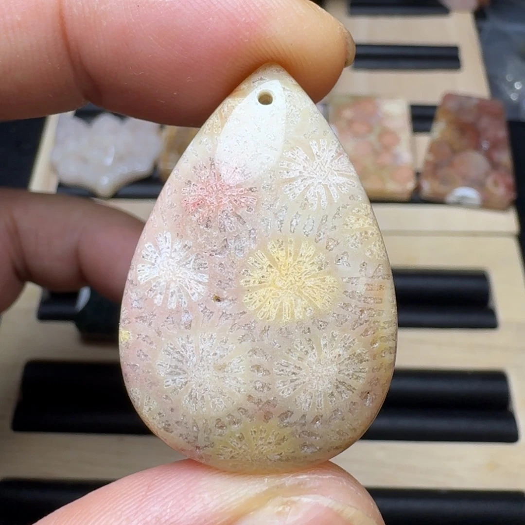 硅化玉未镶嵌纯天然色有机玉石保真色