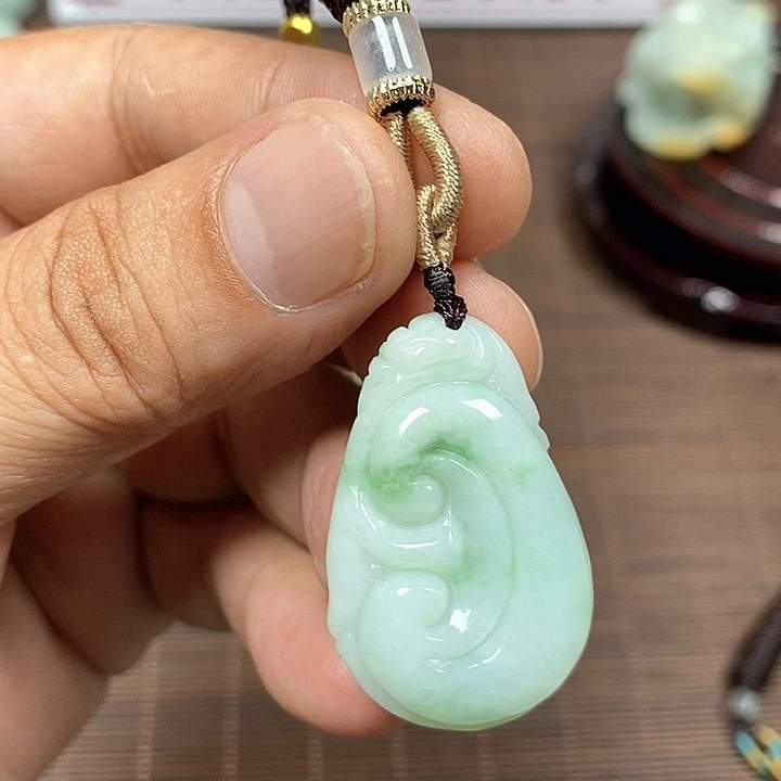 颈饰未镶嵌翡翠天然翡翠玉A货配证书