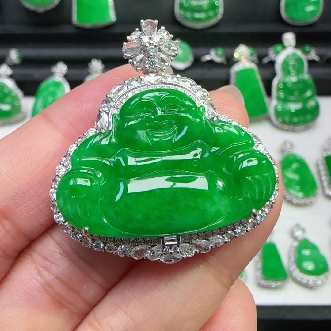 翡翠18K金镶嵌颈饰吊坠