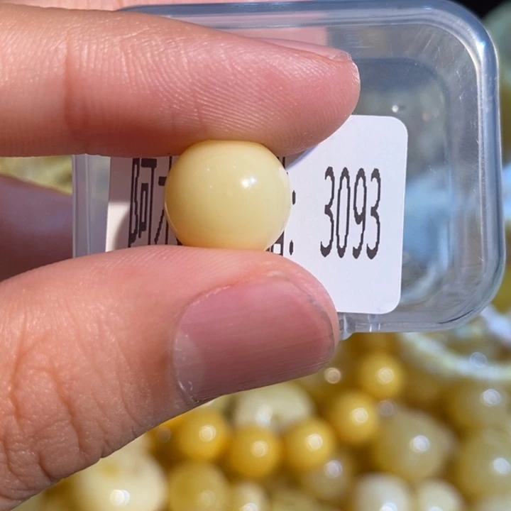 琥珀未镶嵌珠宝奇石3093