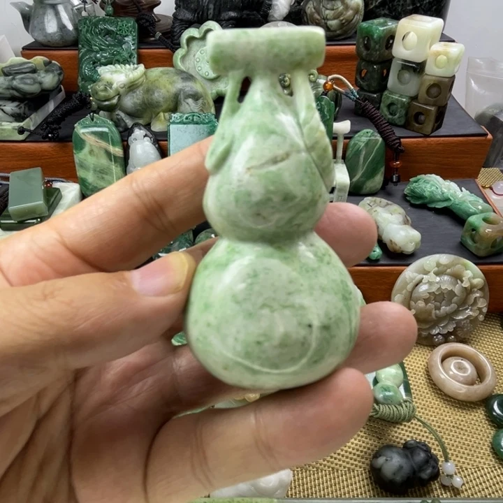 独山玉未镶嵌珠宝半成品