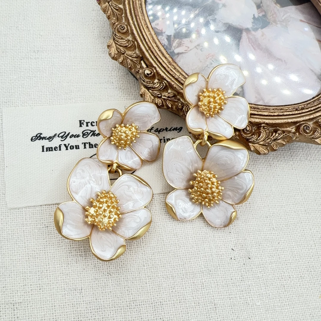 铁合金亚克力耳饰 2463白  长款白花气质百搭风轻奢百搭简约耳饰