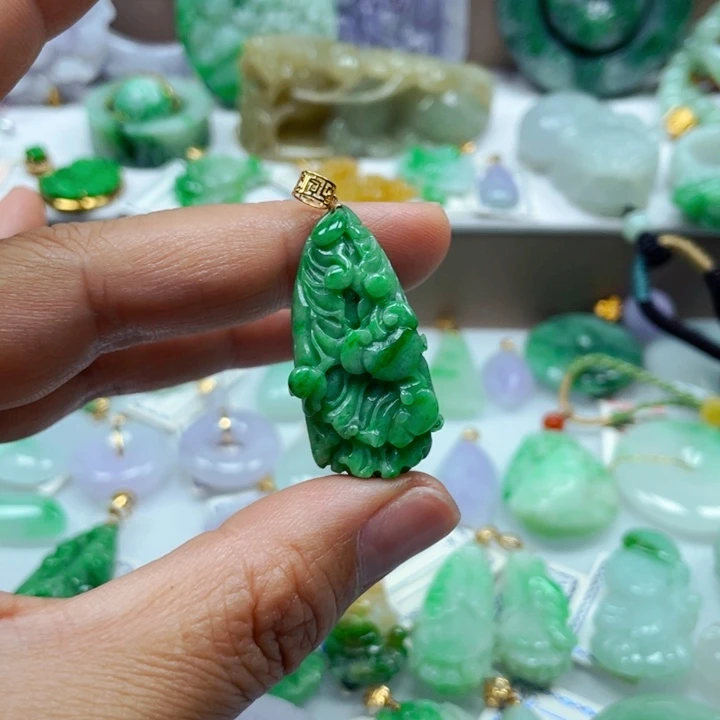 翡翠未镶嵌吊坠(不含链)