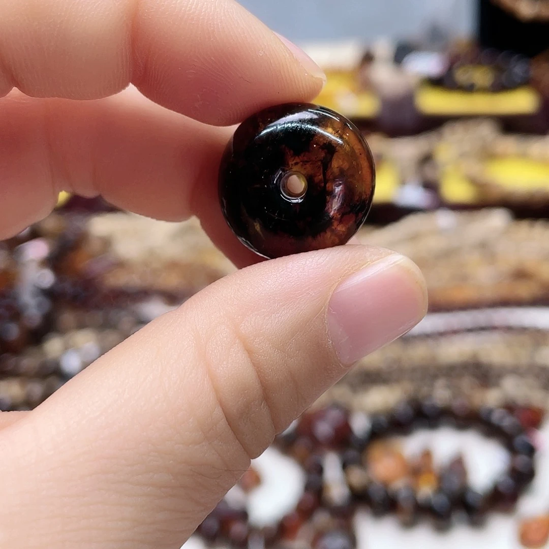 琥珀裸石未镶嵌大