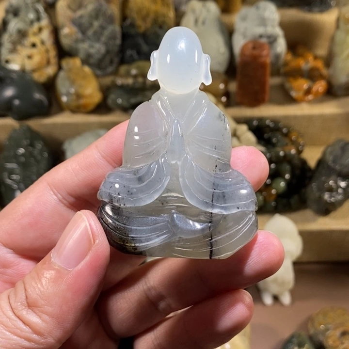 透闪石质玉未镶嵌挂件