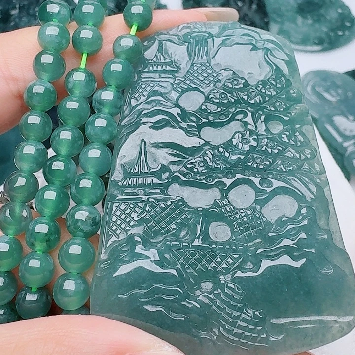 翡翠未镶嵌颈饰多样性发其一