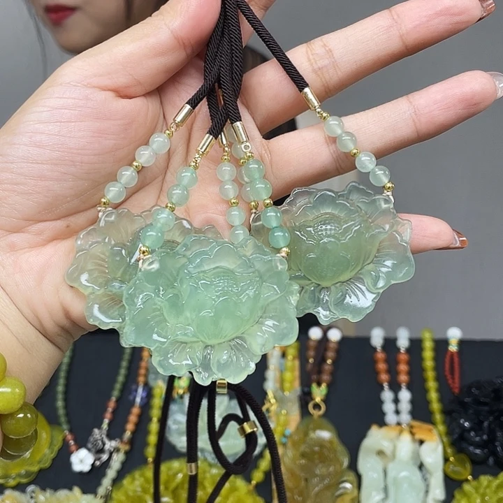 未镶嵌蛇纹石玉颈饰