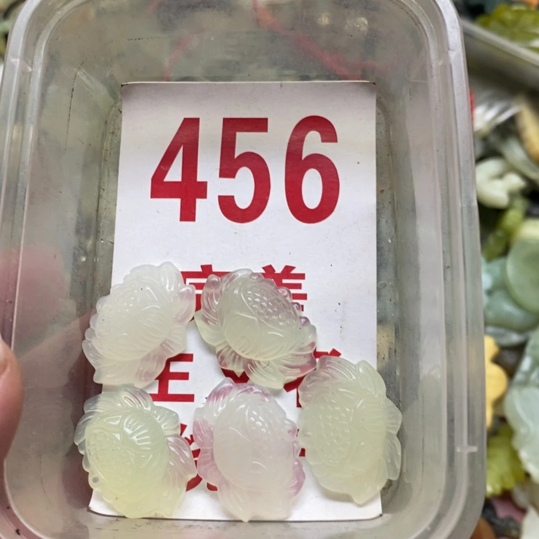 蛇纹石玉挂坠未镶嵌