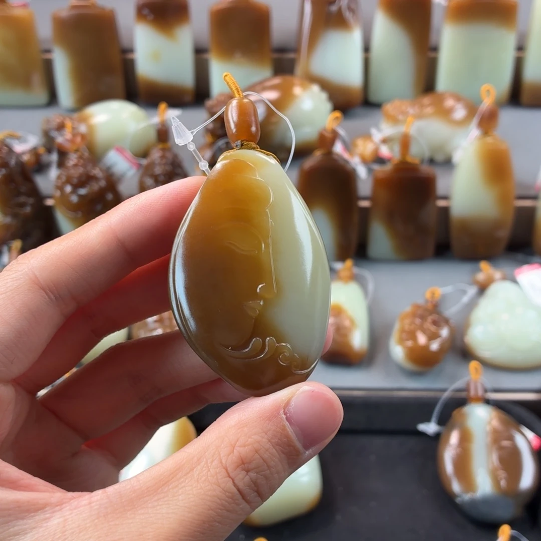 和田玉未镶嵌颈饰