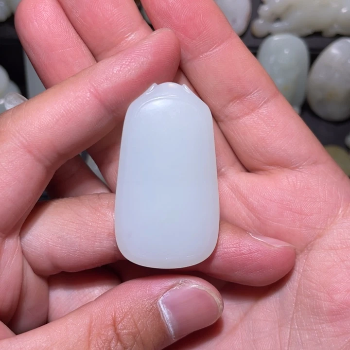 和田玉未镶嵌颈饰抖**音