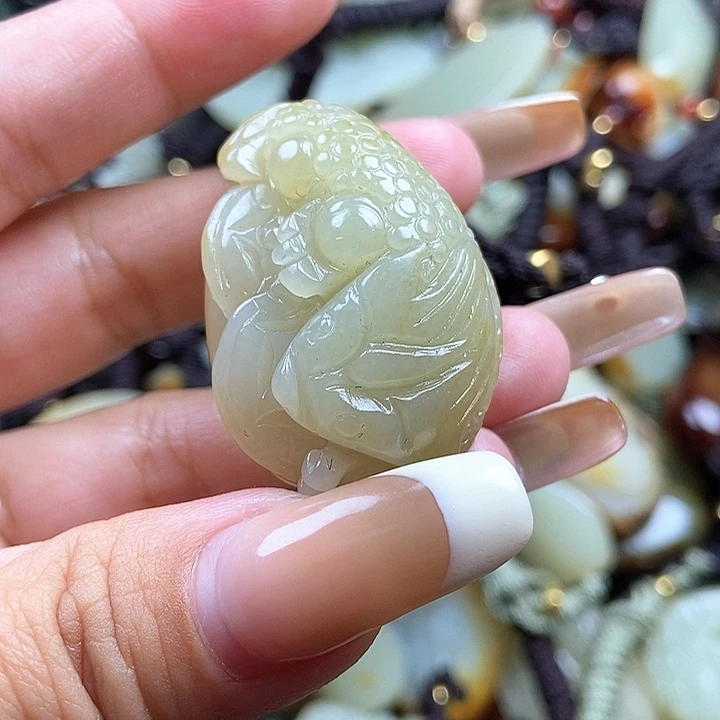 和田玉颈饰未镶嵌