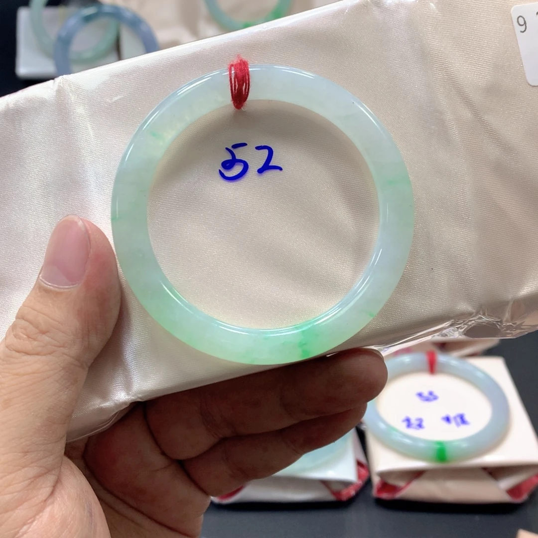 翡翠未镶嵌手镯翡翠