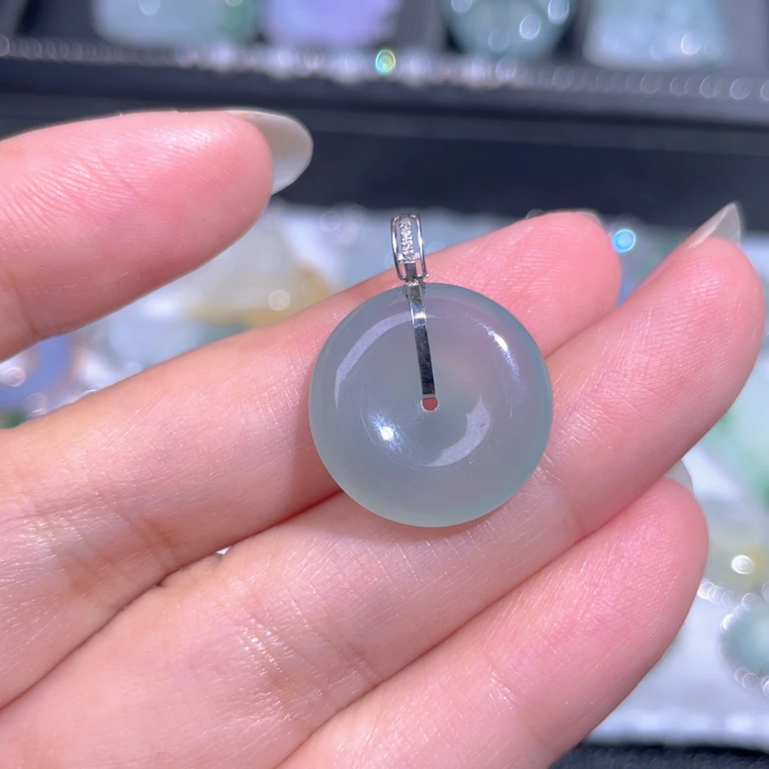 颈饰18K金镶嵌翡翠翡翠
