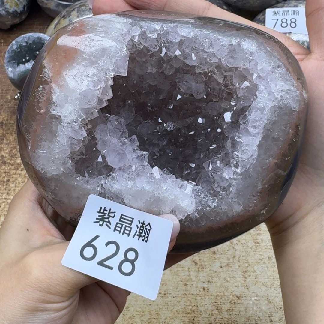 未镶嵌水晶大型摆件（非配饰）