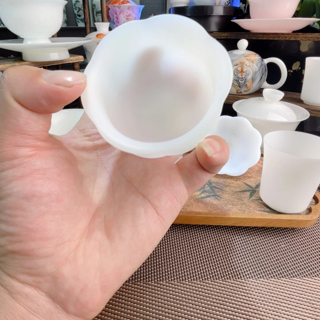 慧*手绘的小女孩了咯，手绘了一天都在的时候