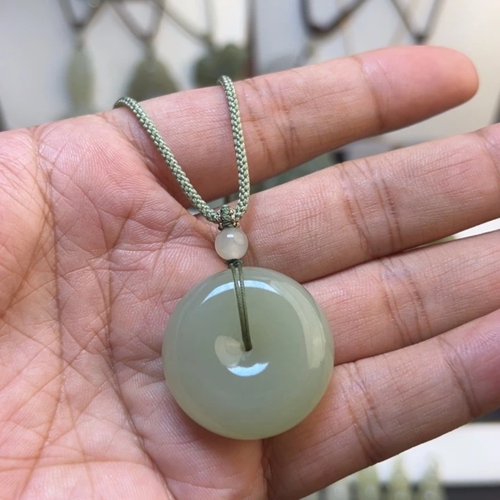 和田玉未镶嵌吊坠(不含链)666