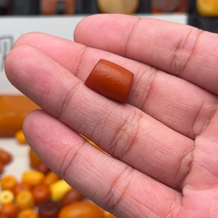 丌****琥珀未镶嵌裸石蜜蜡马蹄