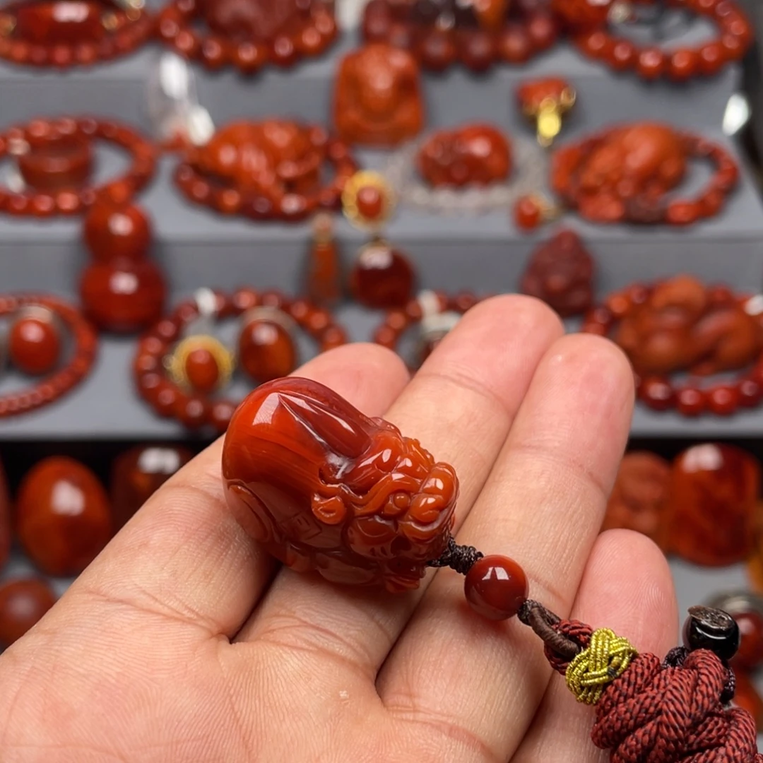 南红玛瑙未镶嵌珠宝奇石吊坠
