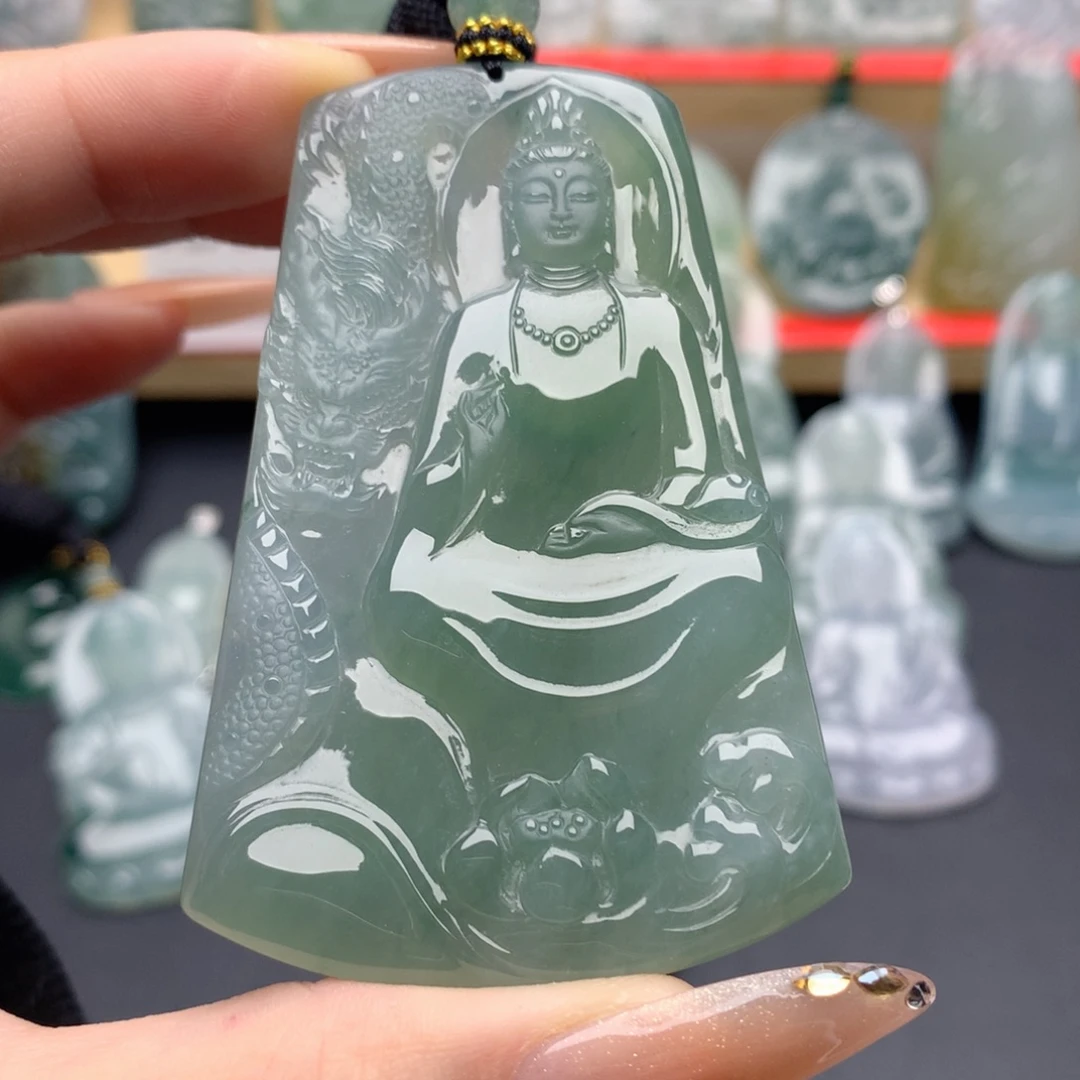 浙***.翡翠未镶嵌颈饰素衣观音