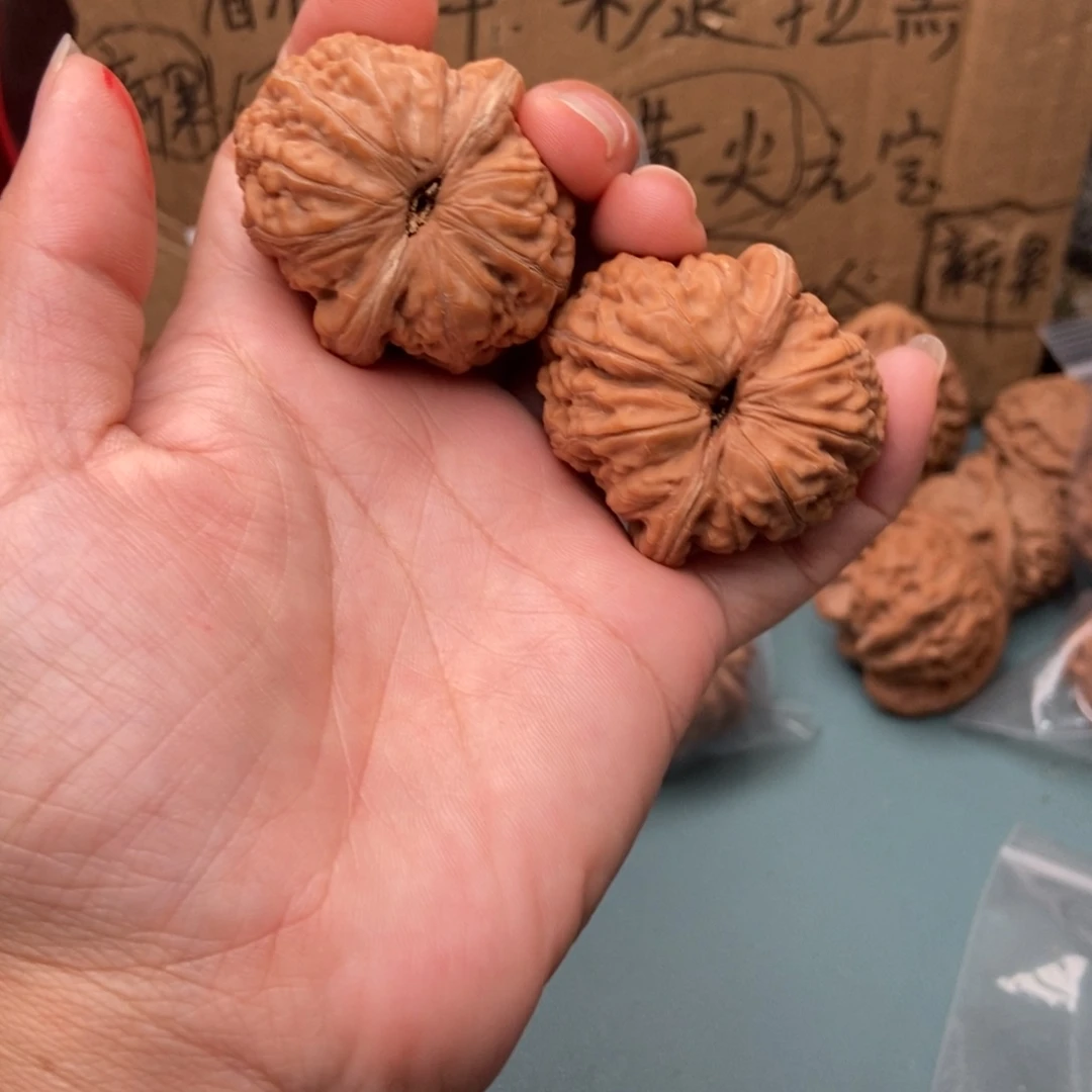 静***人吊坠文玩核桃元宝48