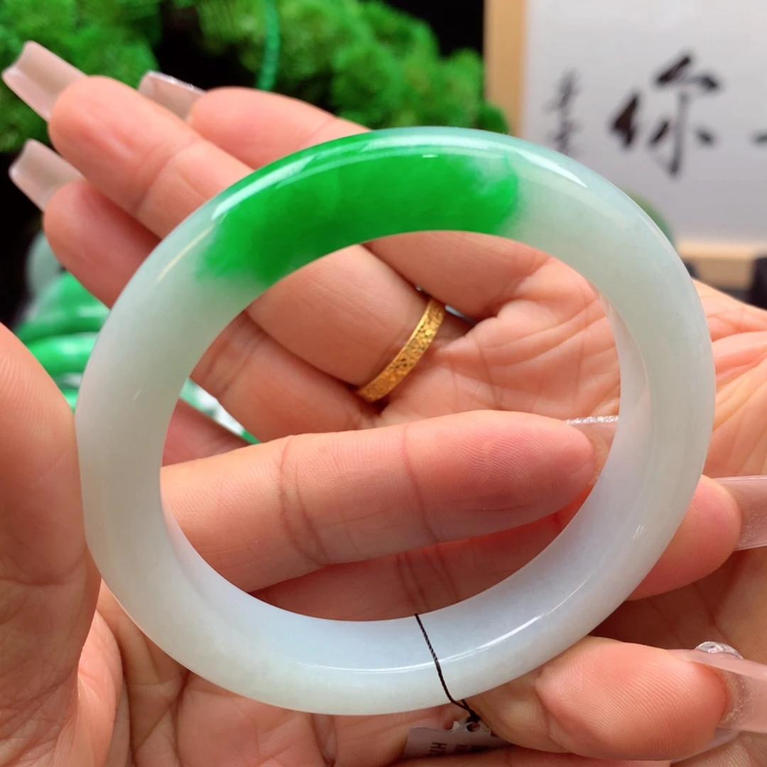 未镶嵌手镯翡翠缅甸